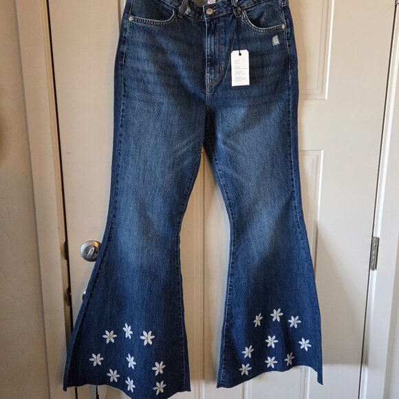Forever 21 Denim - Forever 21 Daisy Bell bottoms